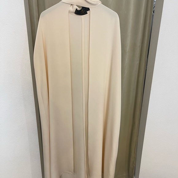 NWT CIARA JUAN CARLOS OBANDO Avalon Crepe Floor Length Cape - Picture 9 of 11